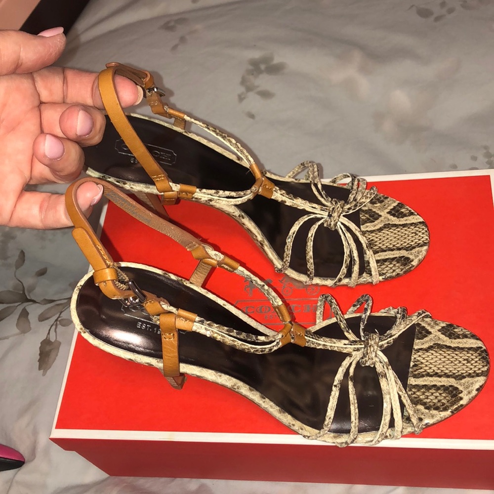 Gorgeous Coach LANA COBRA PRINT/SILVER Strappy 9